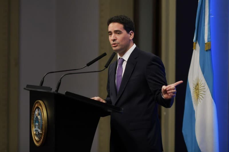 Adrián Ravier debutó como vocero y mantuvo la línea Adorni: “Los que no puedan pagar el gas se van a tener que abrigar”