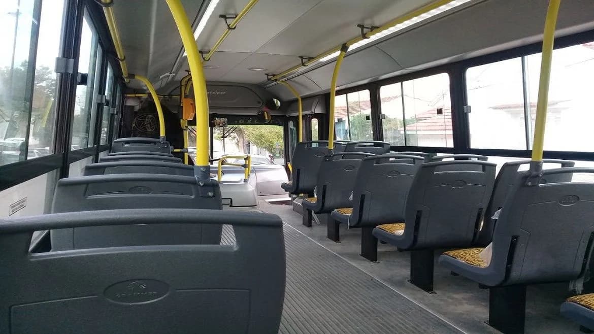 Colectivos: Choferes en asamblea analizan un paro que podría dejar a la ciudad sin servicio por más de 24 horas