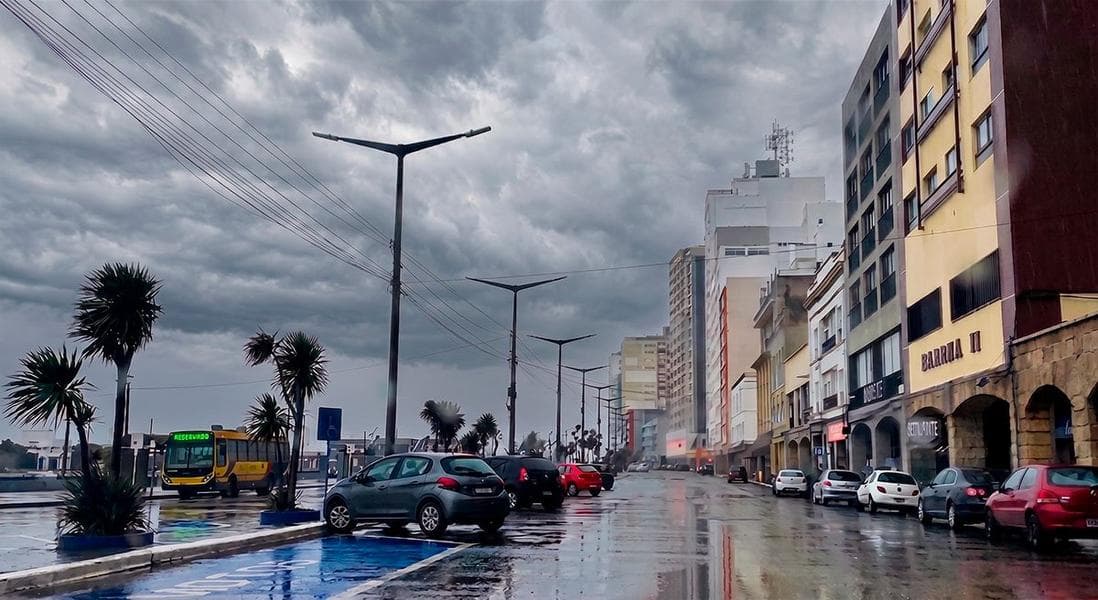 Semantiene el dictado de clases pese al alerta meteorológico por lluvias y vientos