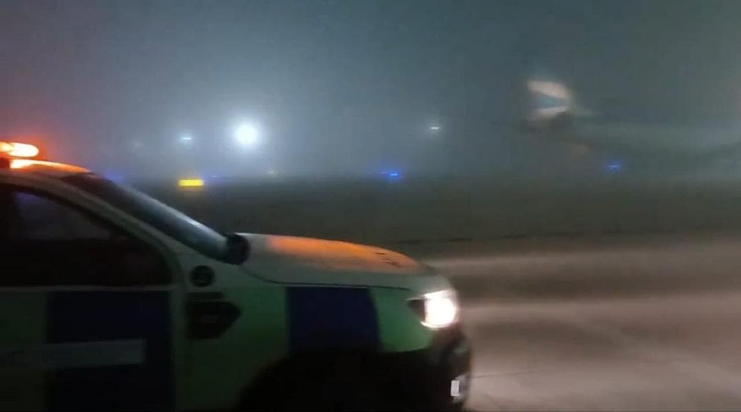 La niebla afecta la operatividad aérea y vial en la provincia de Buenos Aires