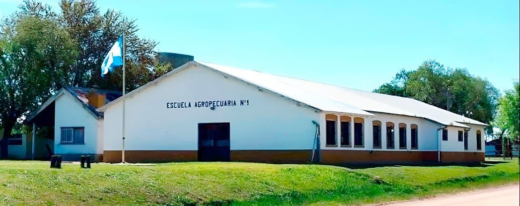 Reclamo por la falta de transporte escolar en la Escuela Agraria de Ramón Santamarina