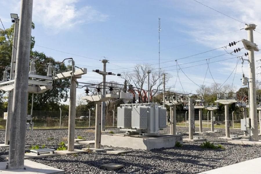 Inician las obras de repotenciación eléctrica en Quequén para cuadruplicar la capacidad actual