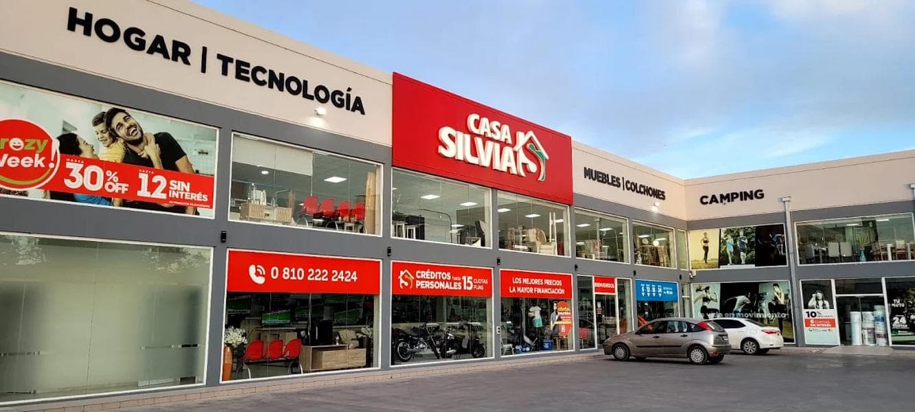 Sustraen una veintena de celulares tras robo a un comercio centrico