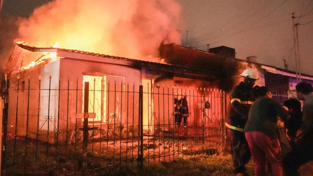 Incendio en una vivienda de la calle 84 causó pérdidas totales