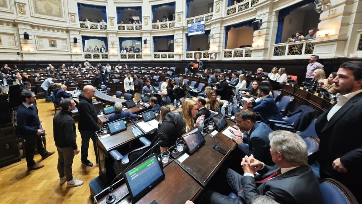 Críticas de la oposición a Kicillof por la situación de IOMA