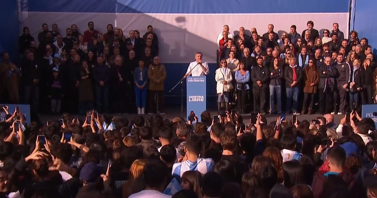 Máximo Kirchner encabezó un acto por Cristina y volvió a tensar la interna con Kicillof