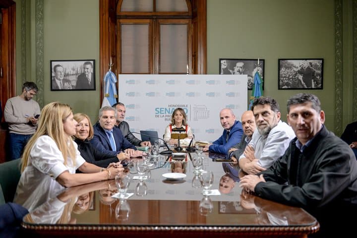 Constitución de la comisión de reforma política para debatir el escenario electoral de 2027