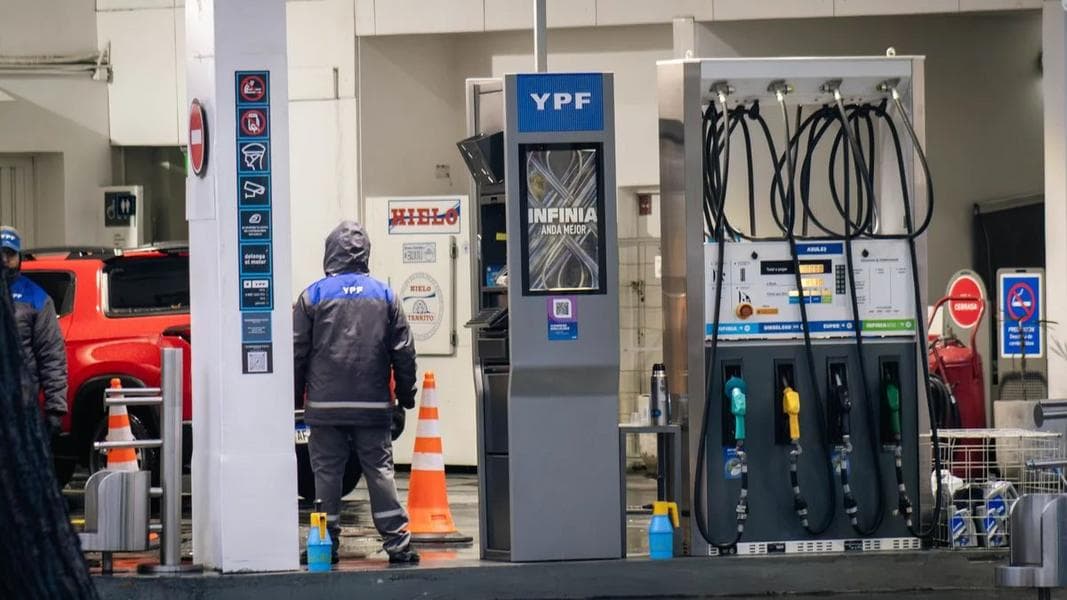 Argentina lidera el aumento de la nafta entre países petroleros de Latinoamérica