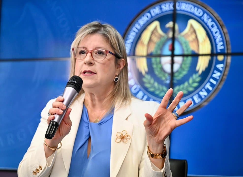 El Gobierno modificó el protocolo para investigar delitos informáticos y amenazas en escuelas