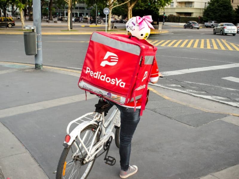 La Corte bonaerense respaldó a la Provincia: Pedidos Ya deberá reconocer derechos laborales de sus repartidores