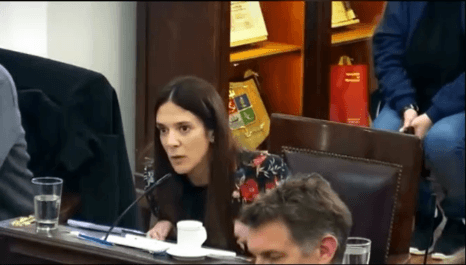 Vallota cuestionó el estado de las calles: “La ciudad está destrozada”