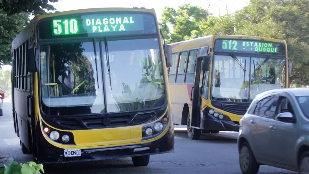 Nueva prórroga para los colectivos: los micros azules seguirán por otros 150 días