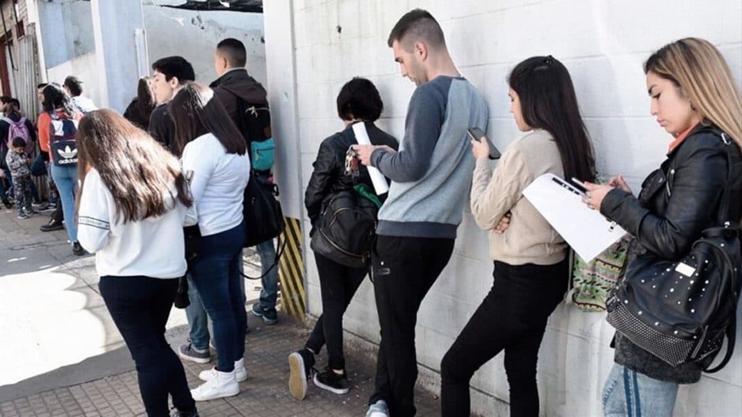 Indec: La economía cayó y el desempleo llegó al 7,9 por ciento: Mar del Plata rozó los dos dígitos