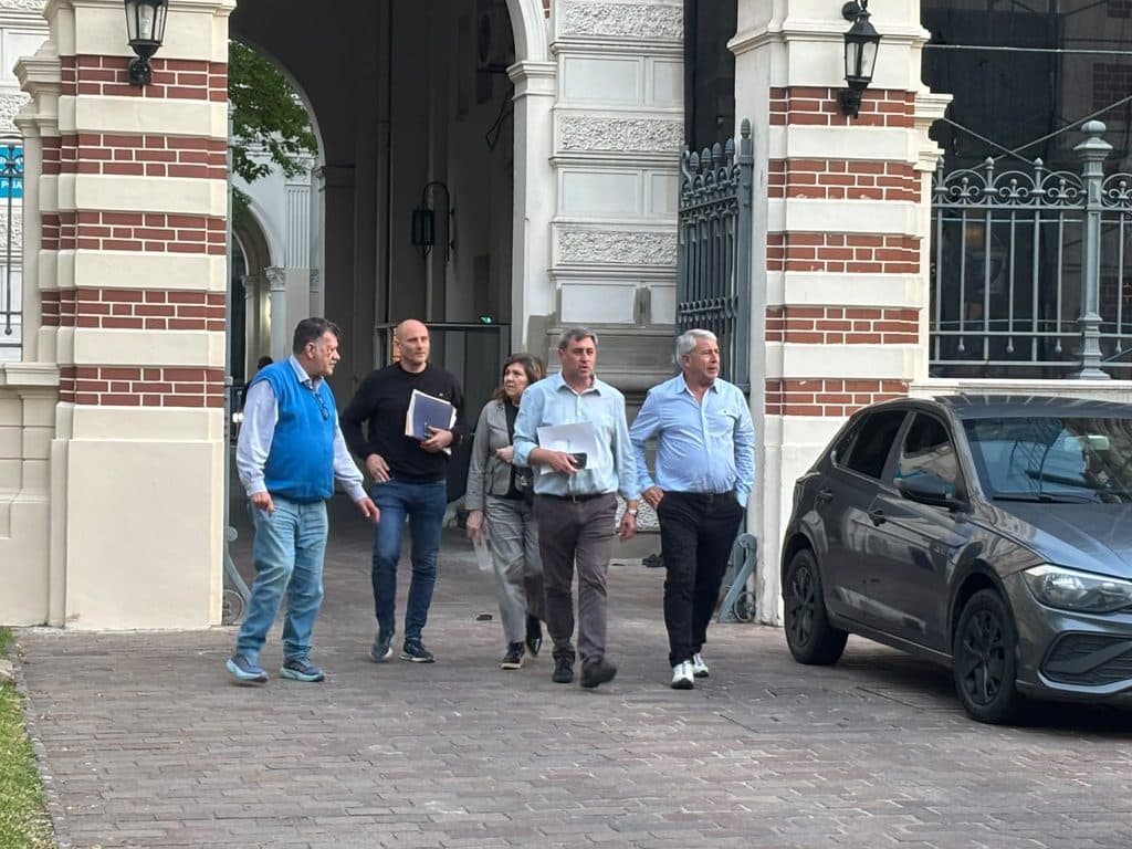 Kicillof reunió a más de 40 intendentes y el MDF puso las reelecciones y las PASO en la agenda de 2027