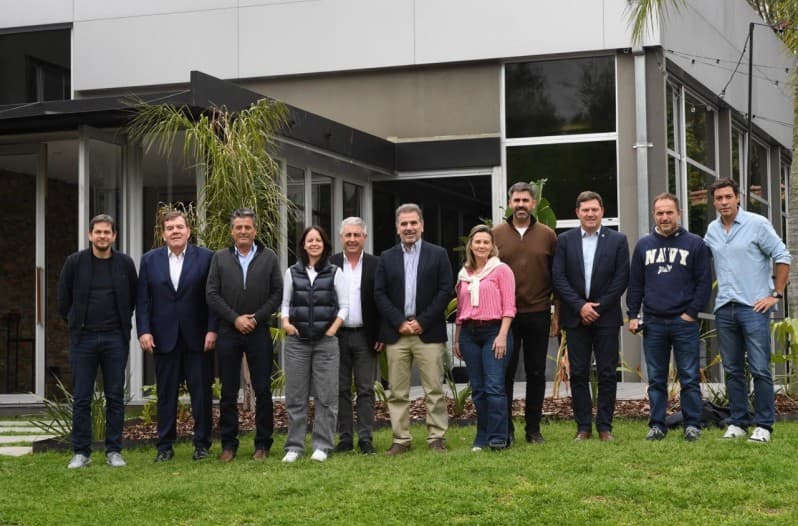 Intendentes del PRO muestran encuestas que ubican a Milei por debajo de sus imágenes locales