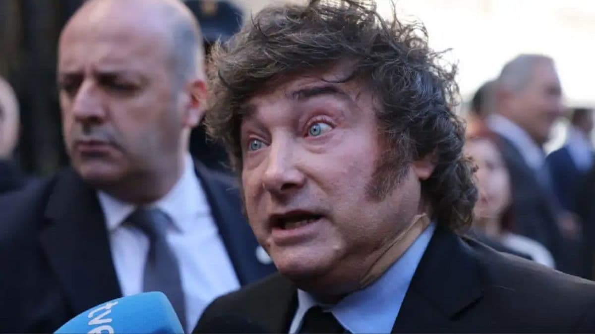 Tibia respuesta de ADEPA ante una nueva escalada de Milei contra el periodismo