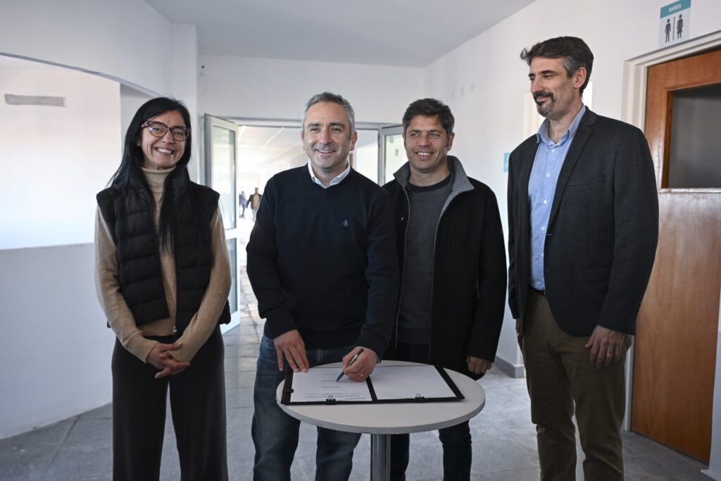 andrea-caceres-andres-larroque-y-kicillof